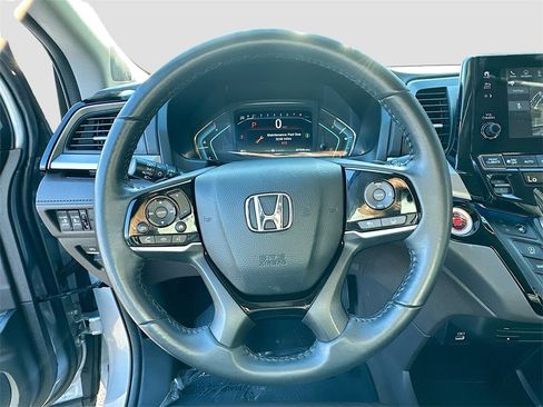 Used 2024 Honda Odyssey Touring image 11
