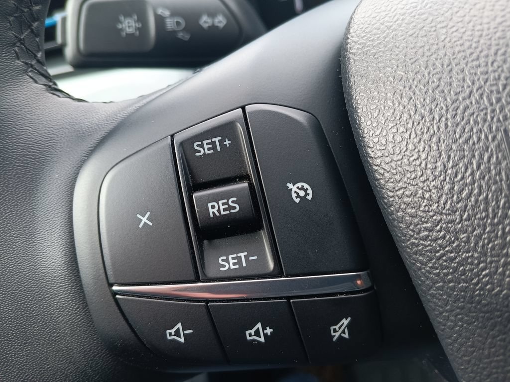 Used 2025 Ford Maverick XLT w/ XLT Luxury Package AWD/4WD image 13