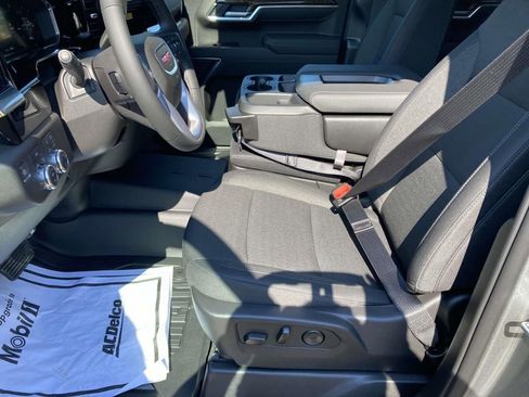 New 2026 GMC Sierra 1500 SLE w/ Preferred Package image 16