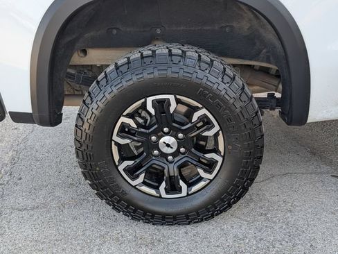 Used 2024 Chevrolet Silverado 1500 ZR2 AWD/4WD image 3