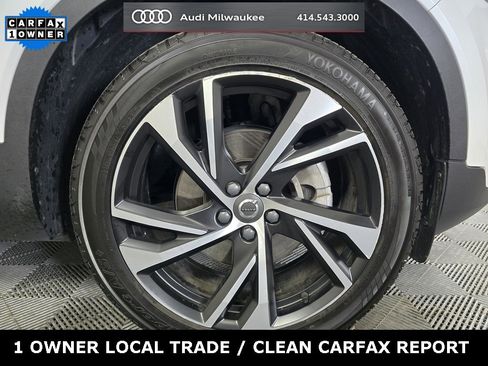 Used 2022 Volvo XC40 T5 R-Design w/ Advanced Package image 2