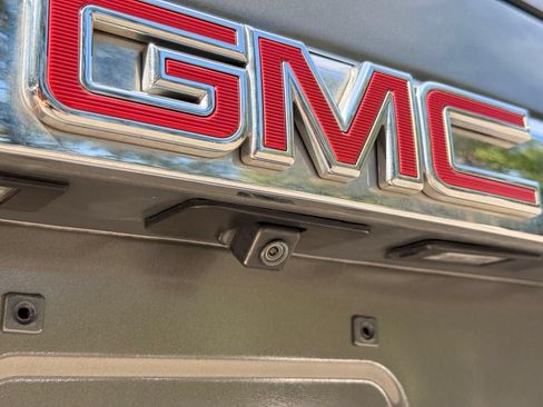 Used 2017 GMC Yukon Denali w/ Open Road Package AWD/4WD image 10