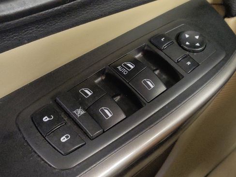 Used 2019 Jeep Cherokee Latitude w/ Popular Appearance Group FWD image 27