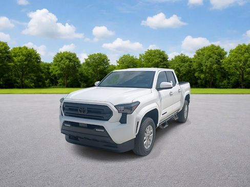 Used 2026 Toyota Tacoma SR5 AWD/4WD image 3