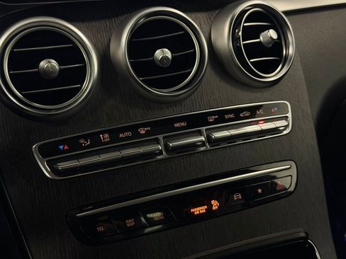 Used 2022 Mercedes-Benz GLC 300 4MATIC w/ AMG Line image 20