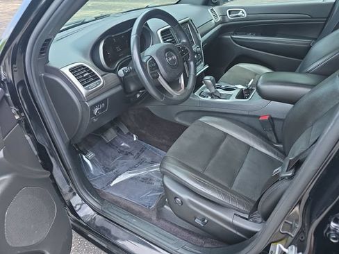 Used 2018 Jeep Grand Cherokee Altitude AWD/4WD image 11
