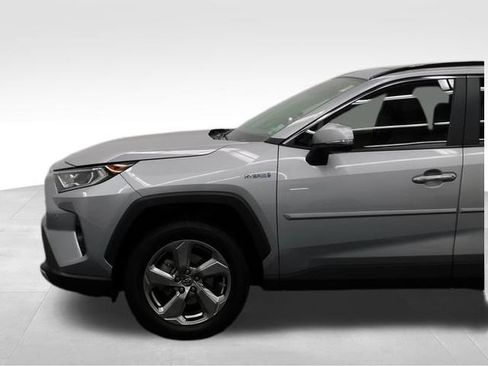 Used 2019 Toyota RAV4 Limited image 17