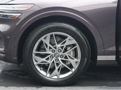 Used 2023 Genesis GV70 2.5T w/ Advanced Package image 33