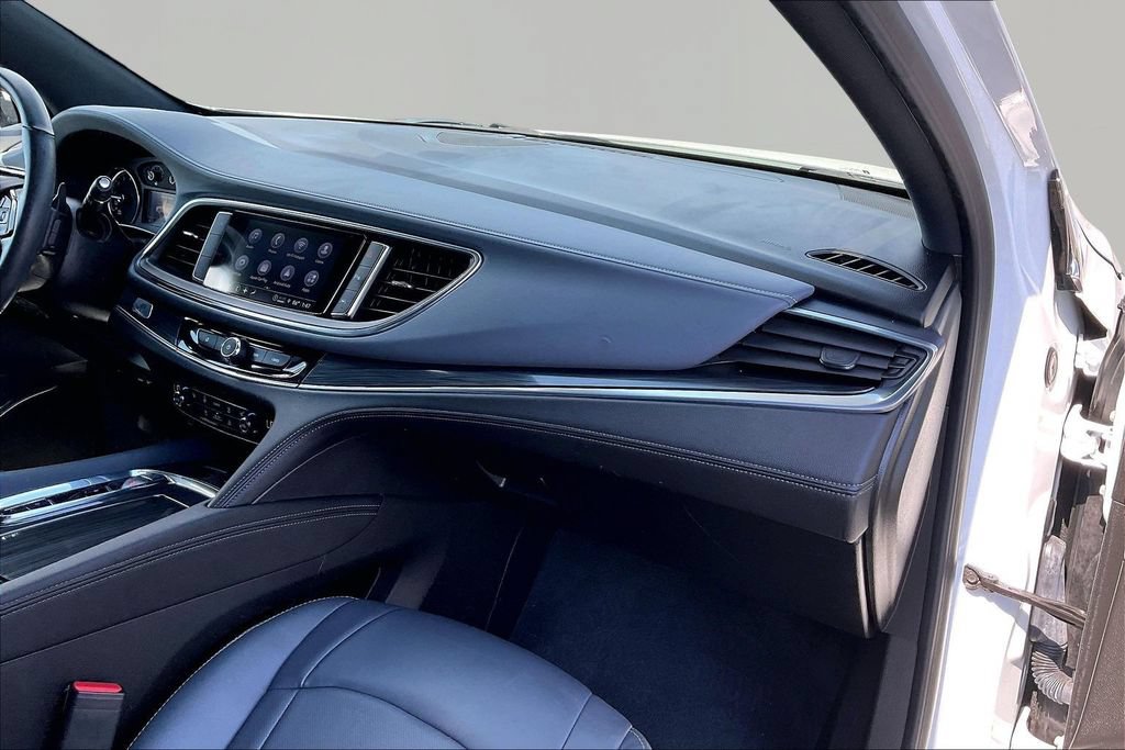 Used 2023 Buick Enclave Essence FWD image 30