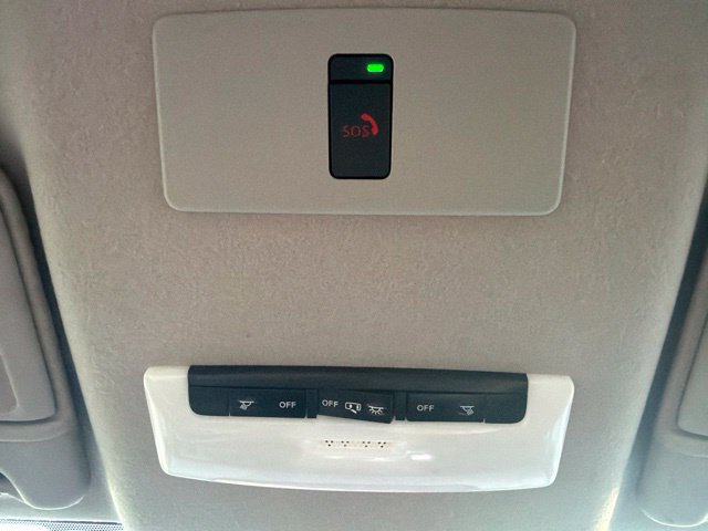 Used 2024 Nissan Versa SR FWD image 34