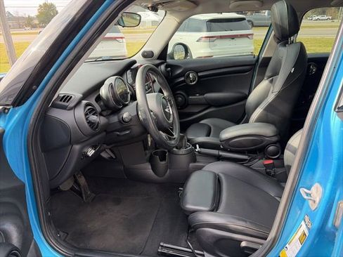 Used 2015 MINI Cooper 4-Door Hardtop image 9