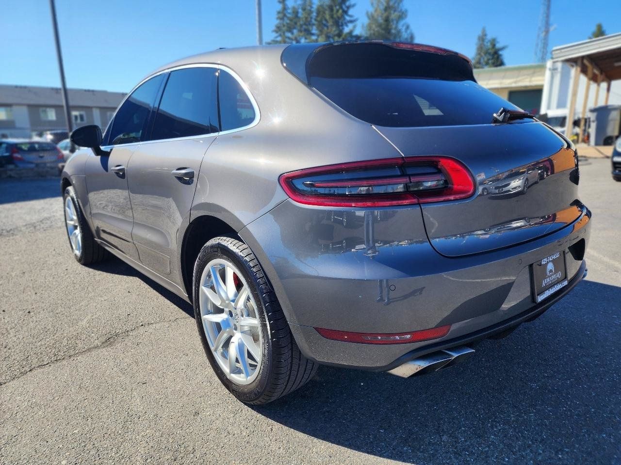 Used 2015 Porsche Macan Turbo AWD/4WD image 8