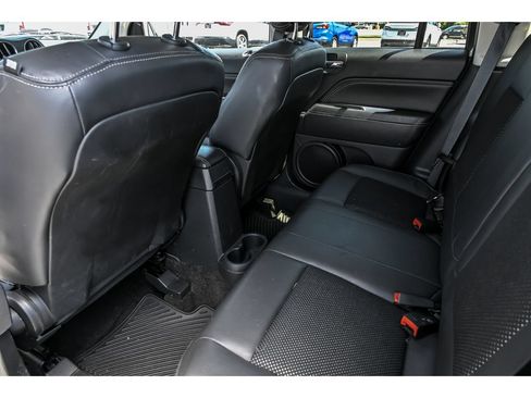 Used 2014 Jeep Compass Latitude AWD/4WD image 17