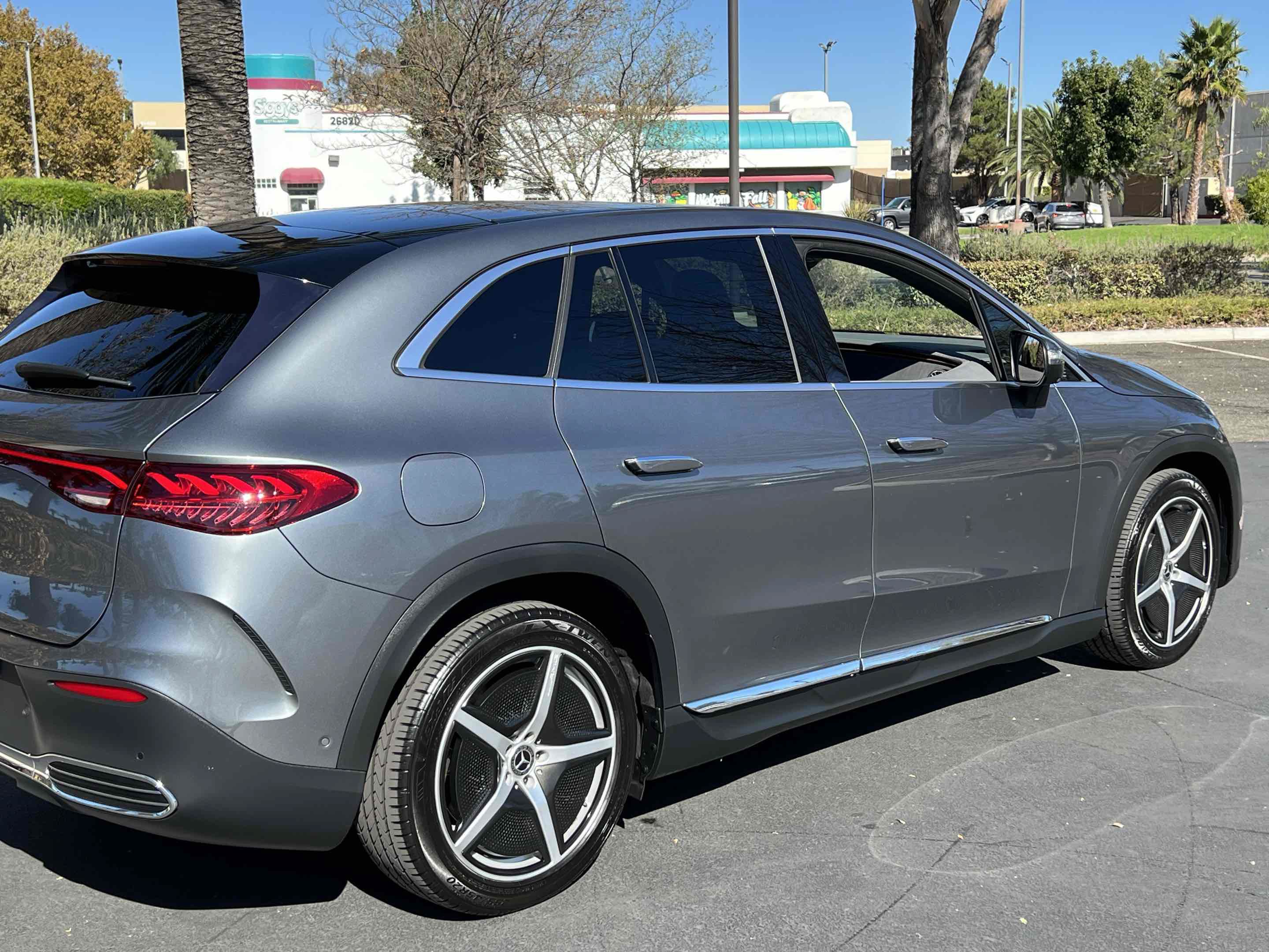 Used 2023 Mercedes-Benz EQE 350+ SUV image 46