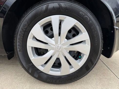 Used 2025 Nissan Versa S w/ Trunk Package image 26