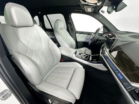 Used 2024 BMW X5 xDrive40i w/ Premium Package image 29