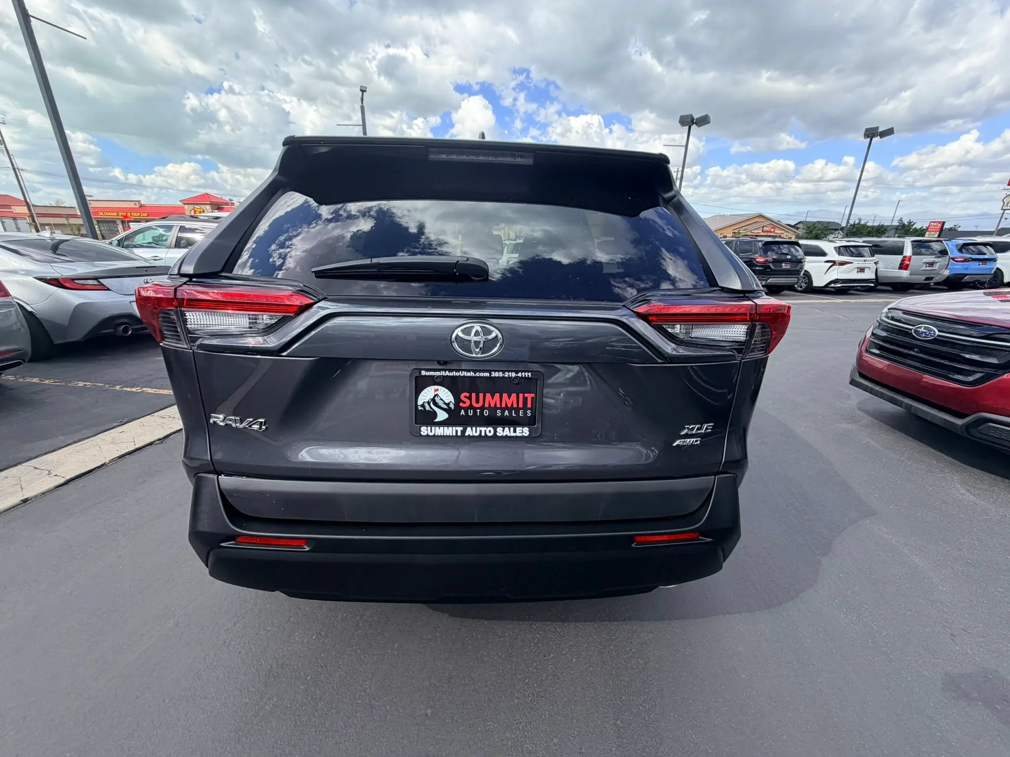 Used 2024 Toyota RAV4 XLE AWD/4WD image 5