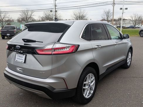 Used 2022 Ford Edge SEL w/ Convenience Package image 5
