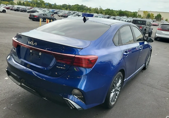 Used 2024 Kia Forte GT-Line w/ GT-Line Premium Package FWD image 4