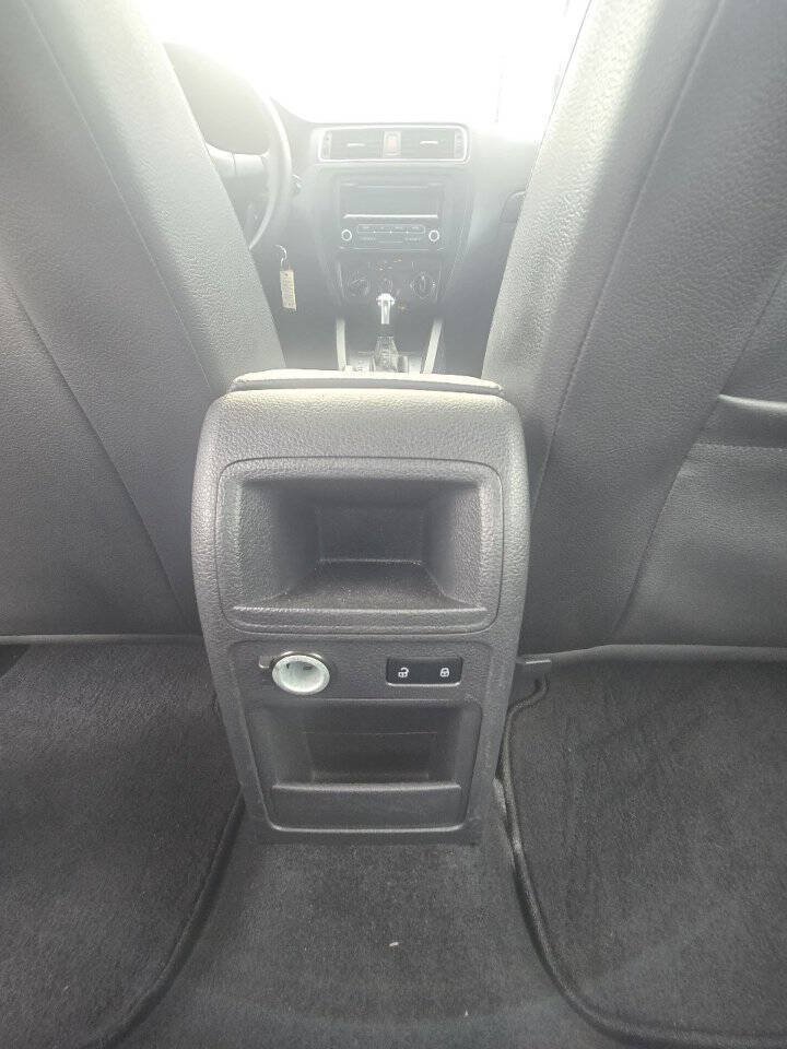 Used 2014 Volkswagen Jetta SE FWD image 27