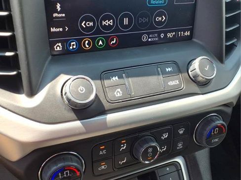Used 2023 GMC Acadia SLT w/ Elevation Edition FWD image 14