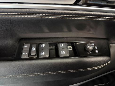 Used 2024 Jeep Wagoneer L Series II AWD/4WD image 13
