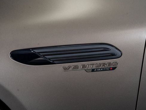 Used 2023 Mercedes-Benz SL 55 AMG 4MATIC image 24