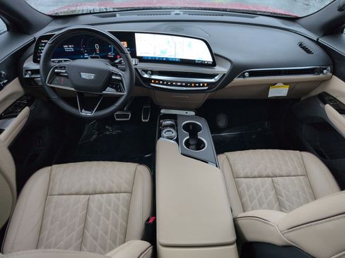 Used 2025 Cadillac Lyriq Luxury image 27