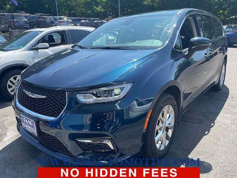 Used 2023 Chrysler Pacifica Touring-L AWD/4WD image 1