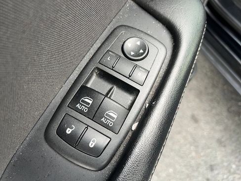 Used 2019 Dodge Challenger SXT image 12