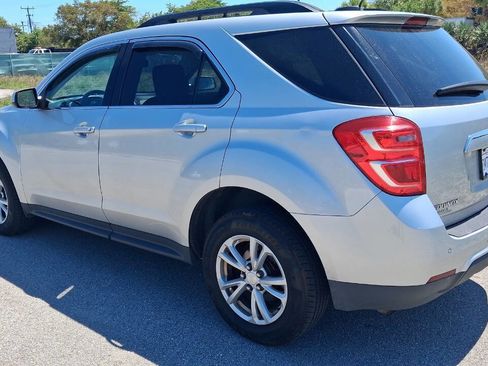 Used 2017 Chevrolet Equinox LT w/ Convenience Package image 8