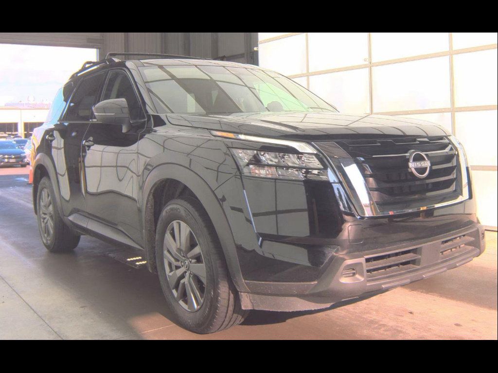 Certified 2025 Nissan Pathfinder SV FWD image 36