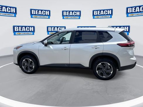 Used 2024 Nissan Rogue SV AWD/4WD image 5