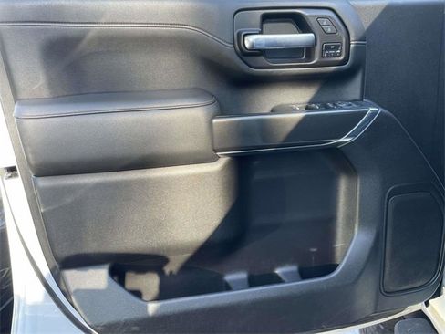 Used 2022 GMC Sierra 2500 AT4 w/ Gooseneck/5TH Wheel Package image 9