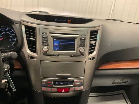 Used 2013 Subaru Outback 2.5i Limited w/ Moonroof Pkg image 19