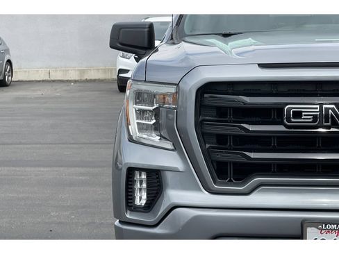 Used 2022 GMC Sierra 1500 Elevation w/ LPO, Elevation Black Package AWD/4WD image 18