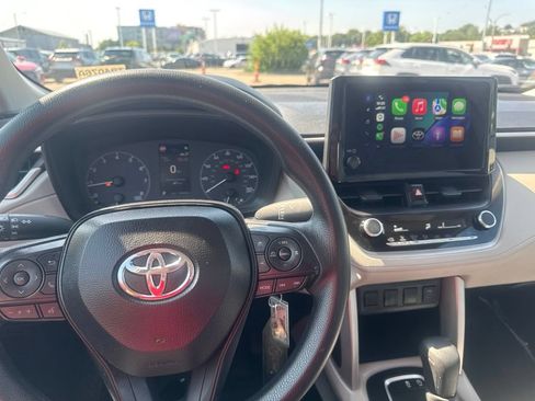 Used 2025 Toyota Corolla Cross L AWD/4WD image 15
