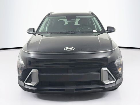 Used 2025 Hyundai Kona SEL FWD image 2