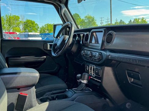 Used 2021 Jeep Wrangler Sport AWD/4WD image 14