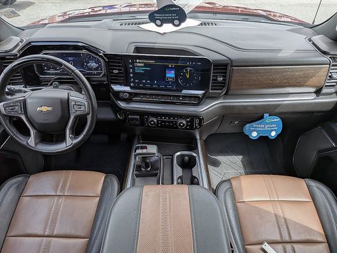 Certified 2025 Chevrolet Silverado 1500 High Country AWD/4WD image 73