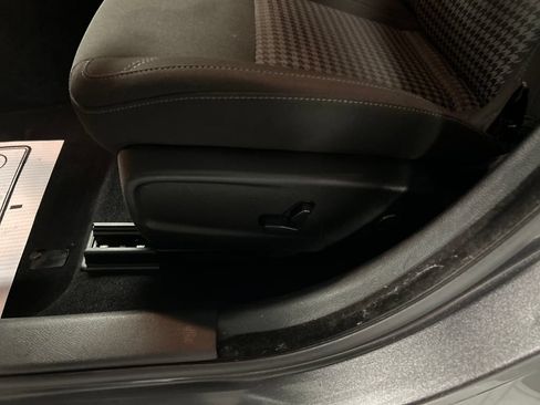 Used 2023 Dodge Charger SXT RWD image 12
