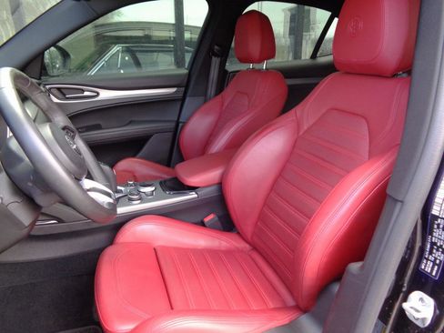 Used 2024 Alfa Romeo Stelvio Ti w/ Performance Driving Package image 2