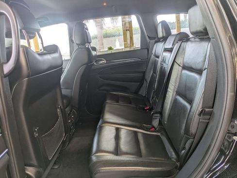 Used 2018 Jeep Grand Cherokee Limited w/ Trailer Tow Group IV image 16