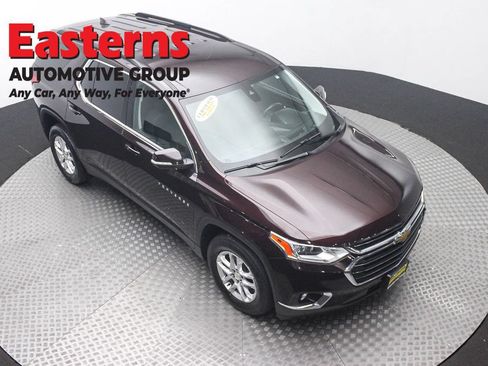 Used 2021 Chevrolet Traverse LT AWD/4WD image 3