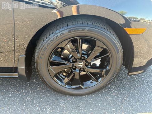 Certified 2024 Honda Odyssey Sport image 11