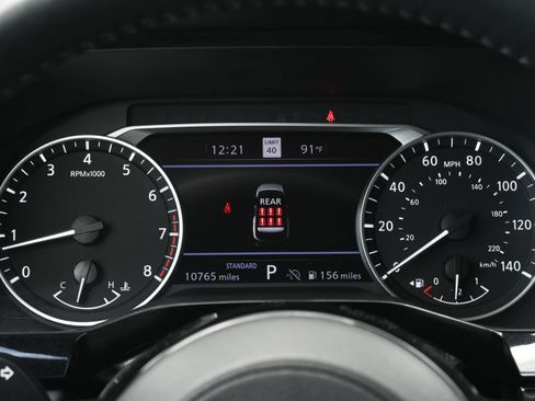 Used 2025 Nissan Pathfinder SL FWD image 9