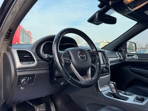 Used 2018 Jeep Grand Cherokee Limited image 14