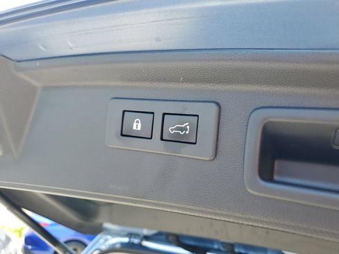 Used 2019 Subaru Forester Limited AWD/4WD image 9