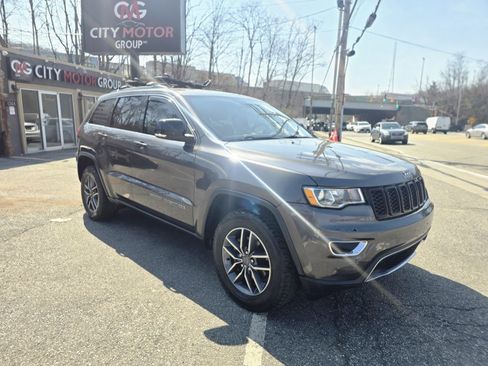 Used 2019 Jeep Grand Cherokee Limited w/ Trailer Tow Group IV image 8