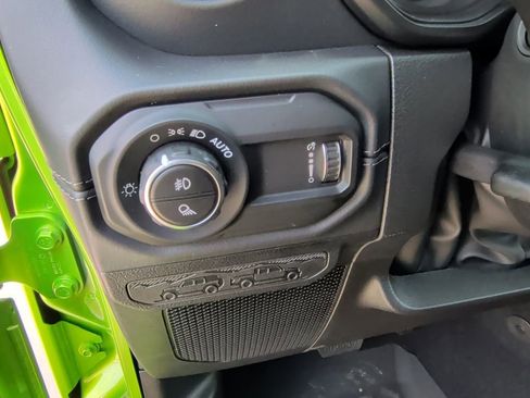 New 2025 Jeep Gladiator Sport image 15